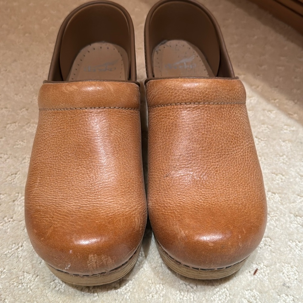Dansko clogs size 39 - honey color barely worn